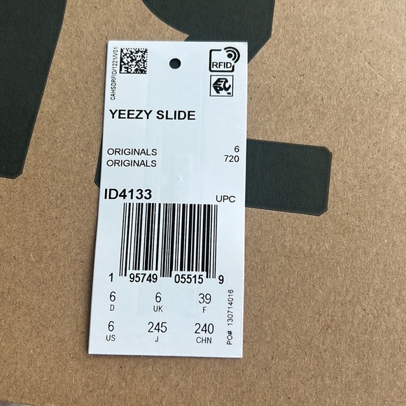 YEEZY SLIDES AZURE BRAND NEW 💙 - Picture 6 of 6